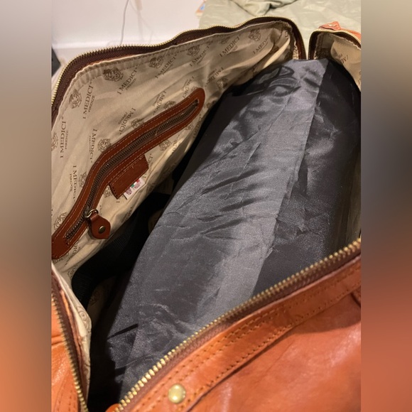 I medici Rustic Genuine Leather Duffle Bag - Picture 9 of 10